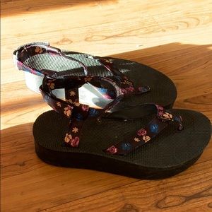 TEVA platform sandals NWOT